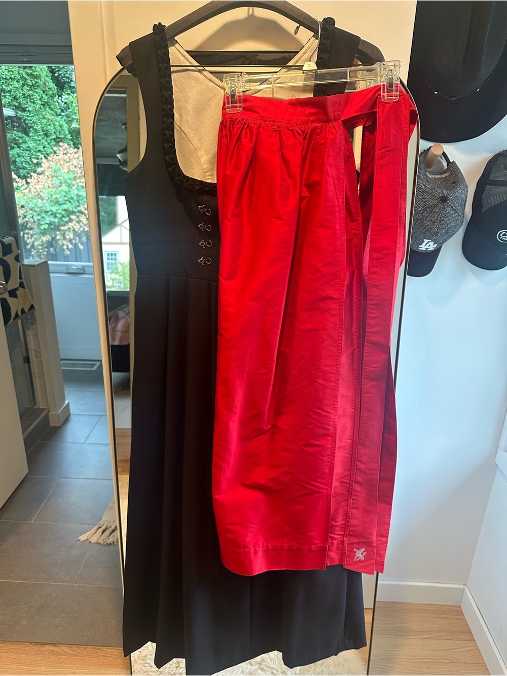 Rose Trachten Dirndl Oktoberfest Dress black/red